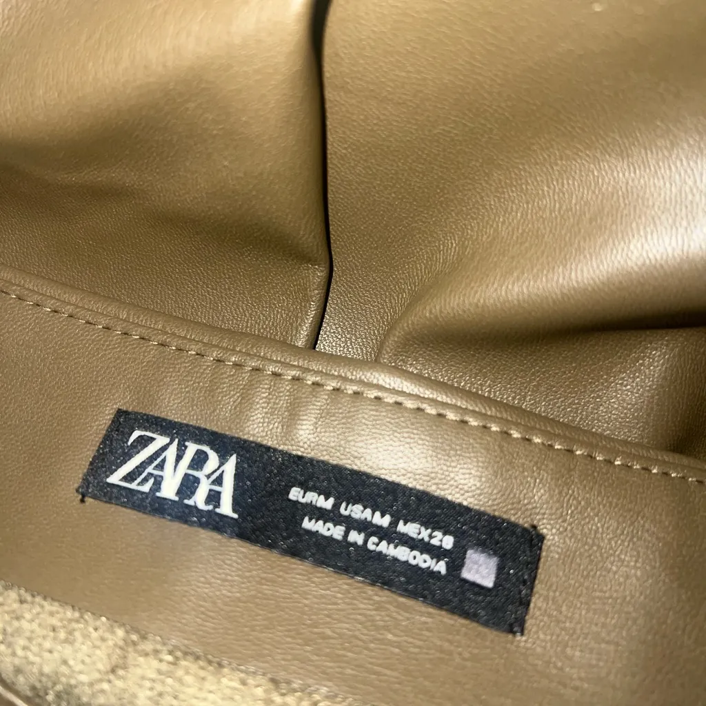 Zara Vegan Faux Leather Olive Green Pencil Skirt - M split front -viral skirt - Image 6