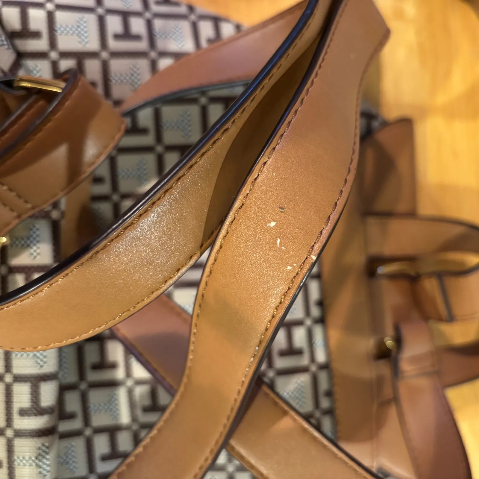 Tommy Hilfiger brown tan backpack logo purse drawstring closure good condition - Image 8