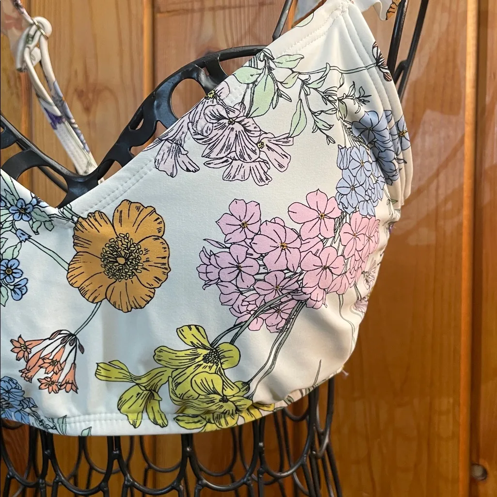Kona Sol Multicolor Floral Top bikini top size small ruffle shoulders - Image 2