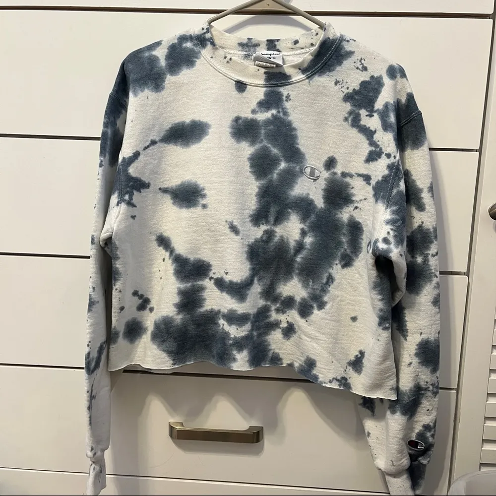 Champion Blue & White Tie Dye Cropped Crewneck - Image 2