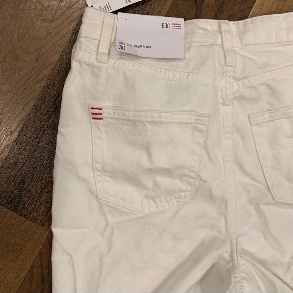 Urban Outfitters BDG NWT 90’s White Long Inseam Shorts Size 30 - Image 11