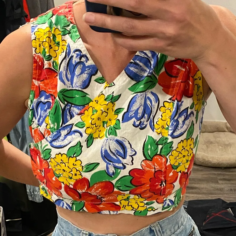 Vintage Hawaiian 90s tropical floral boho wrap crop top small Red - Image 2