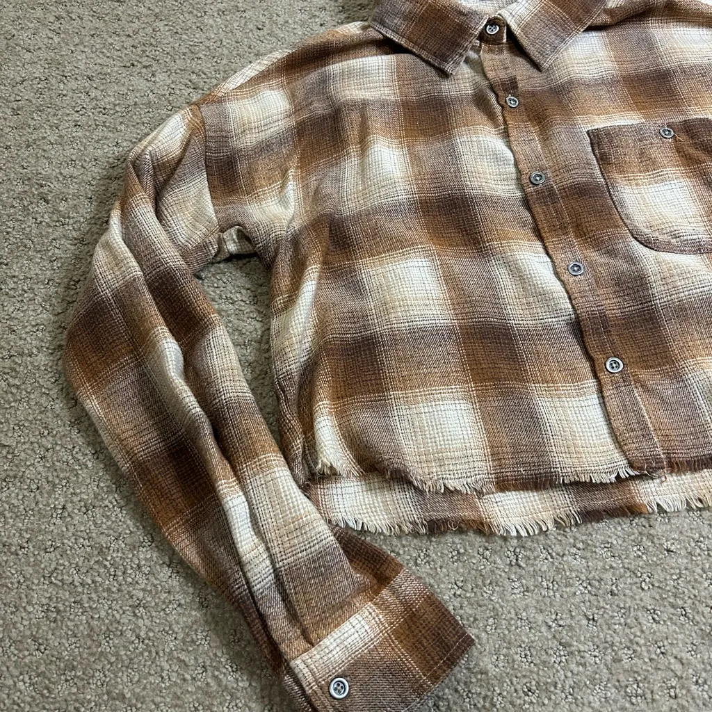 No Comment NY-LA Juniors Small Plaid Flannel Cropped Button Up Shirt Fringe Hem - Image 2