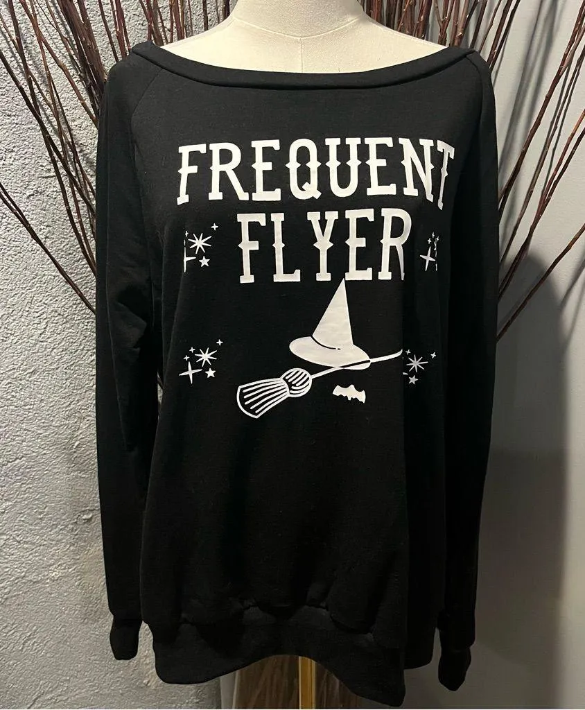 👻NWT BLACK HALLOWEEN WITCH “FREQUENT FLYER” SWEATSHIRT SIZE LARGE👻 - Image 2