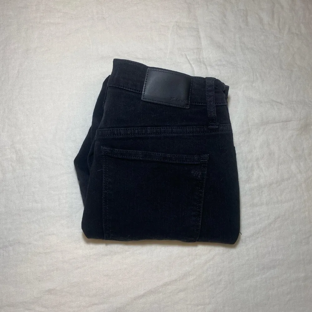 Madewell Women's 10" Roadtripper Super Soft Distressed Black Jeans - 26P - Image 12