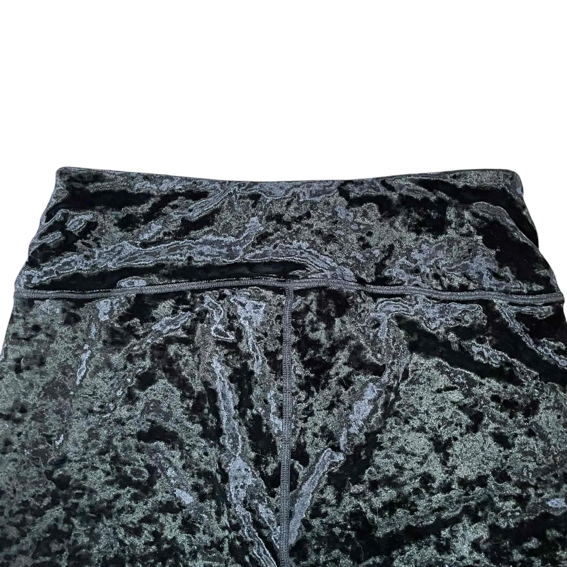 Good American Women's Athleisure High‎ Waist Black Faux Velvet Biker Shorts Size - Image 8