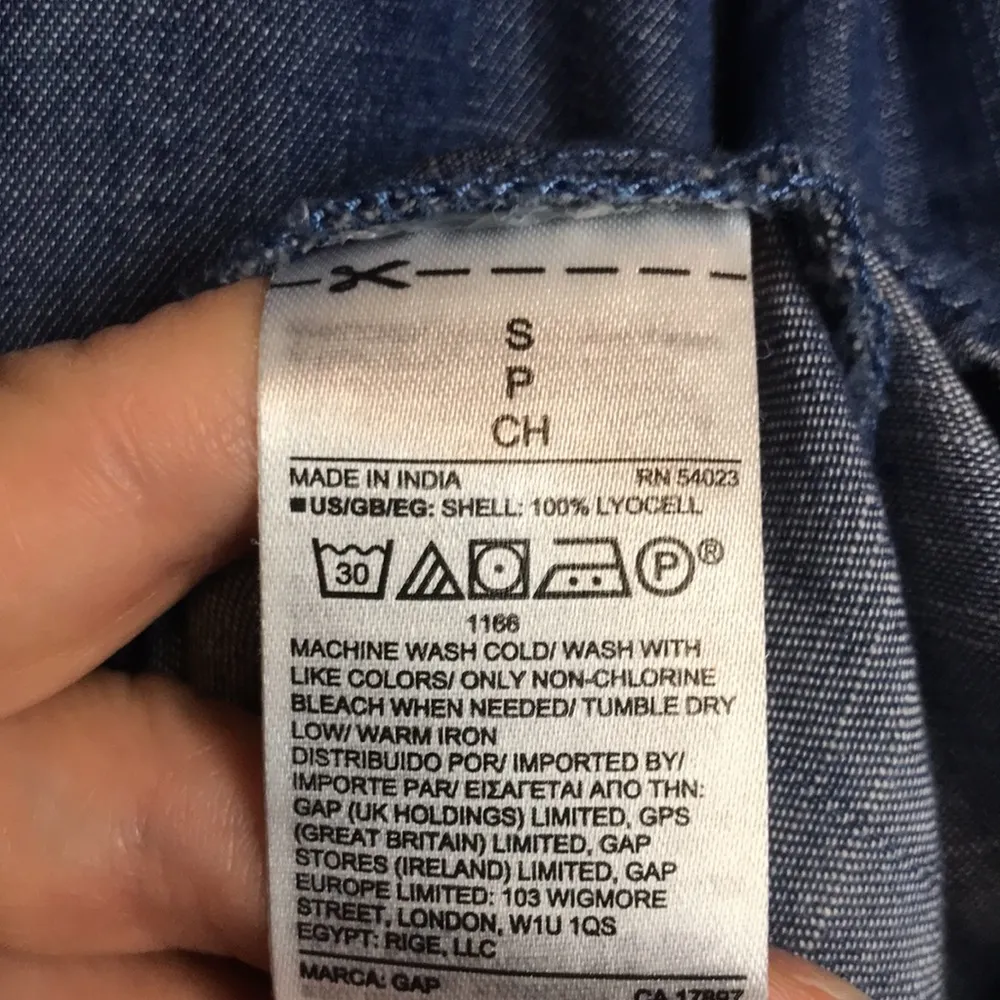 Gap  Denim Women’s Chambray Blue Ruffle Flare Sleeve Split Neck Blouse - Image 6