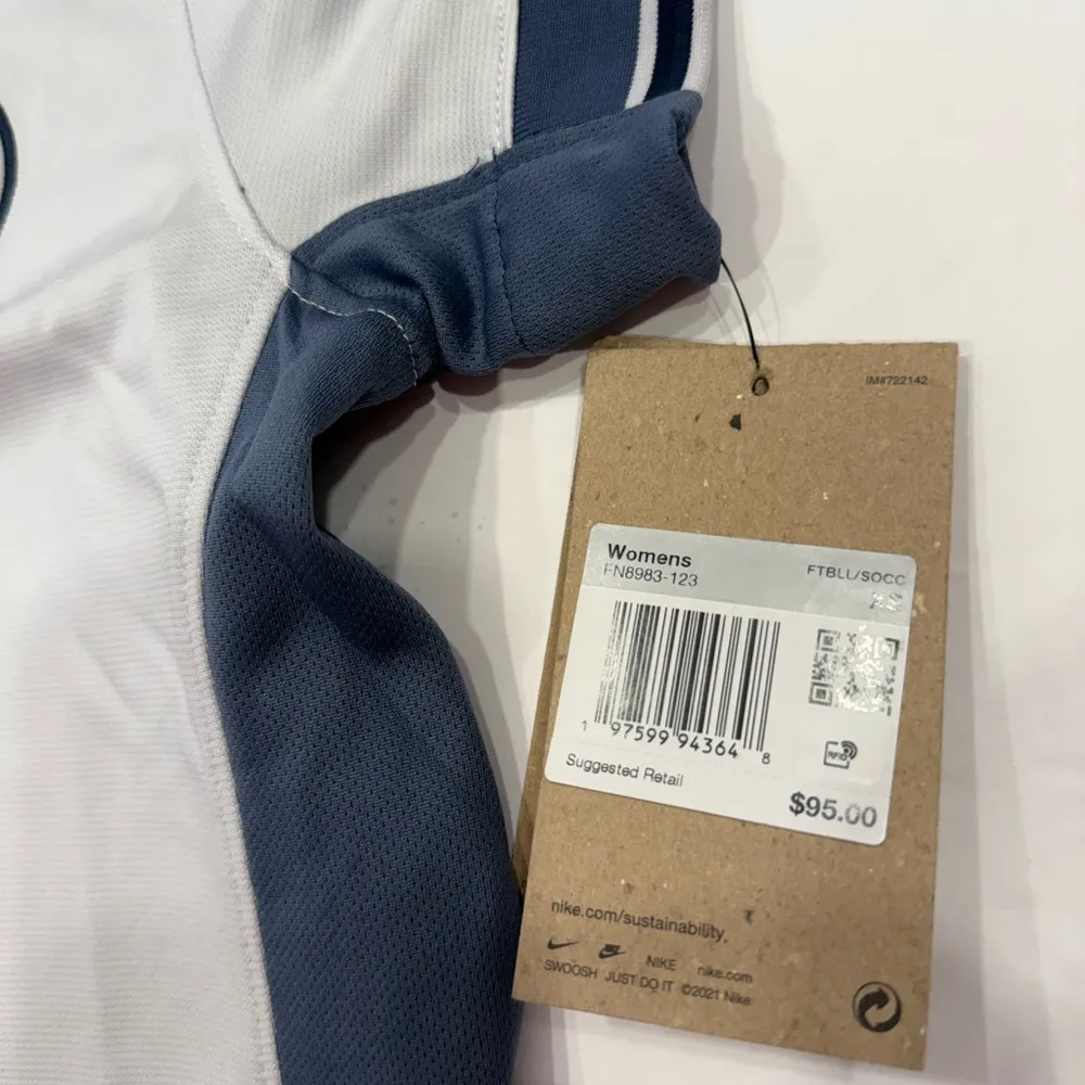 Inter Milan 2024/25 Stadium Away
Women's Nike Dri-FIT Soccer Jersey Size XS NWT - Image 5