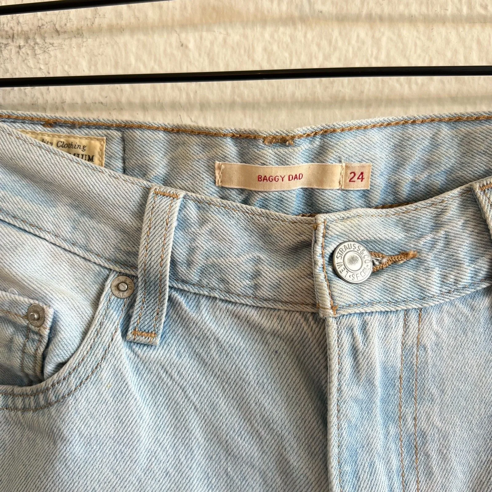 LEVI'S Baggy Dad Light Wash Mid Rise Straight Leg Denim Jeans Womens 24 - Image 3