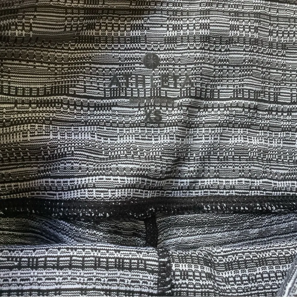 Athleta textured ankle leggings black white jacquard high rise mesh tights XS - Image 5