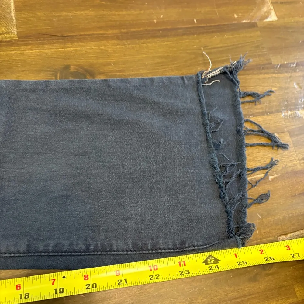 MOTHER Insider Crop Step Fray Faded Black Ankle Cropped 26 Distressed Jeans Gray - Image 10