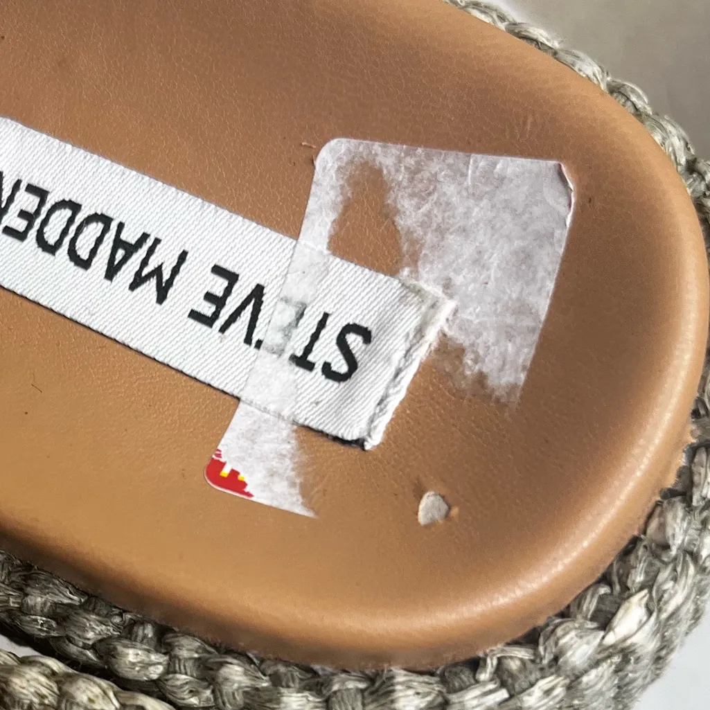 Steve Madden raffia woven double buckle sandals. - Image 7