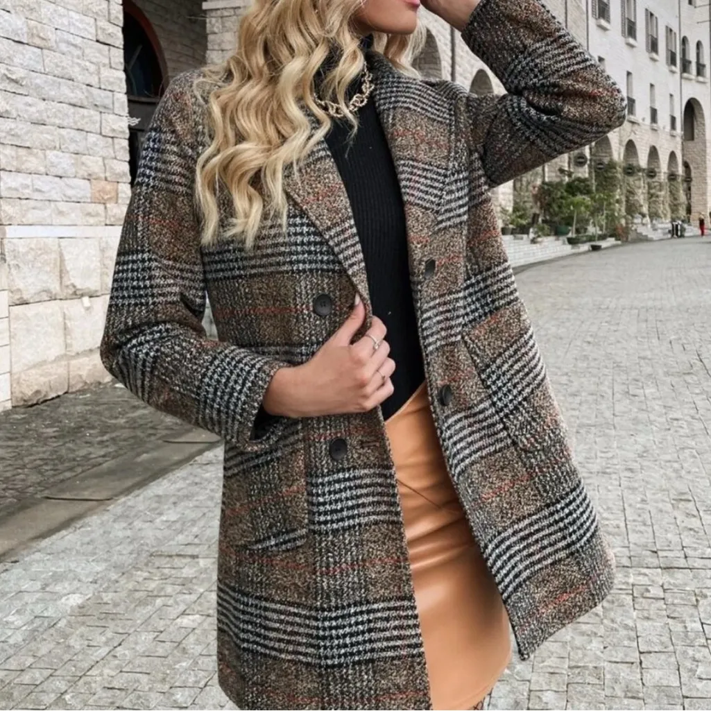 Elegant Plaid Women's Blazer - Image 3