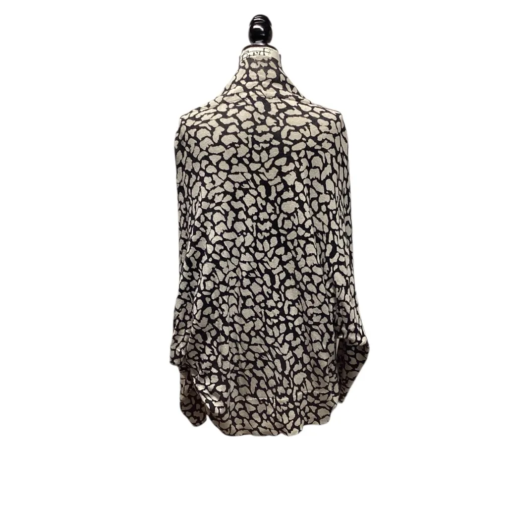 Ellavie Sweater. Animal Print. Size Medium Black - Image 3