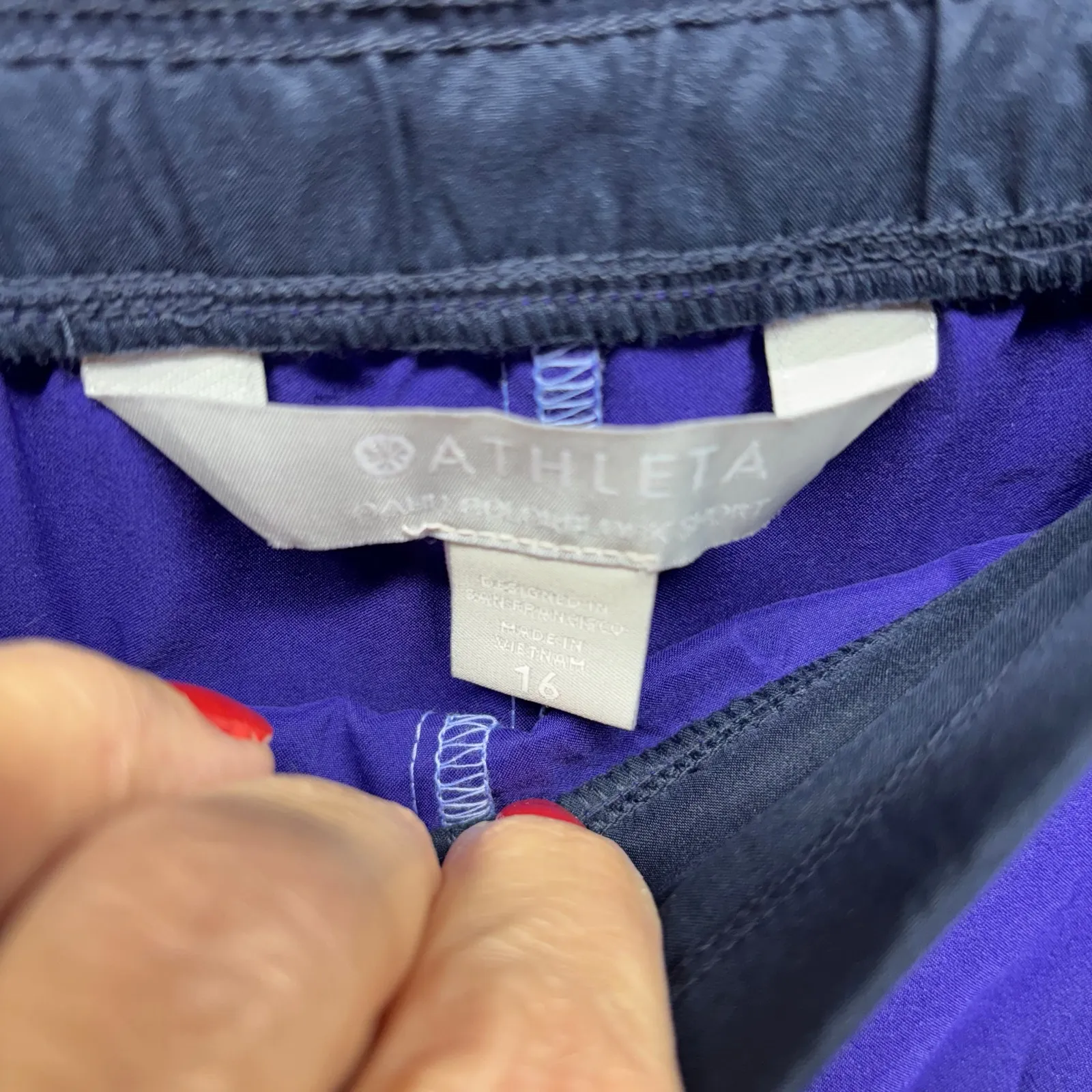 Athleta Color Block Running Shorts - Size 16 - NWT‎ - Image 5