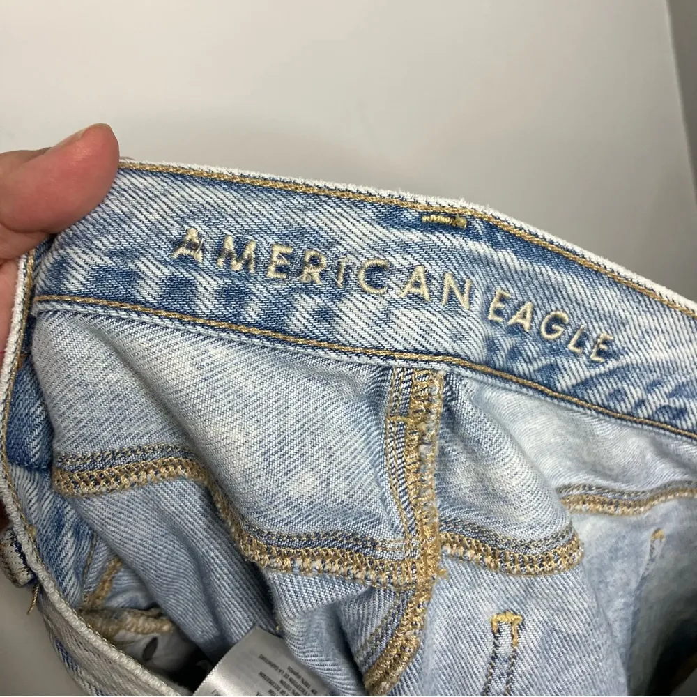 American Eagle Outfitters mom shorts‎ light wash destroyed dem women’s size 4 - Image 8