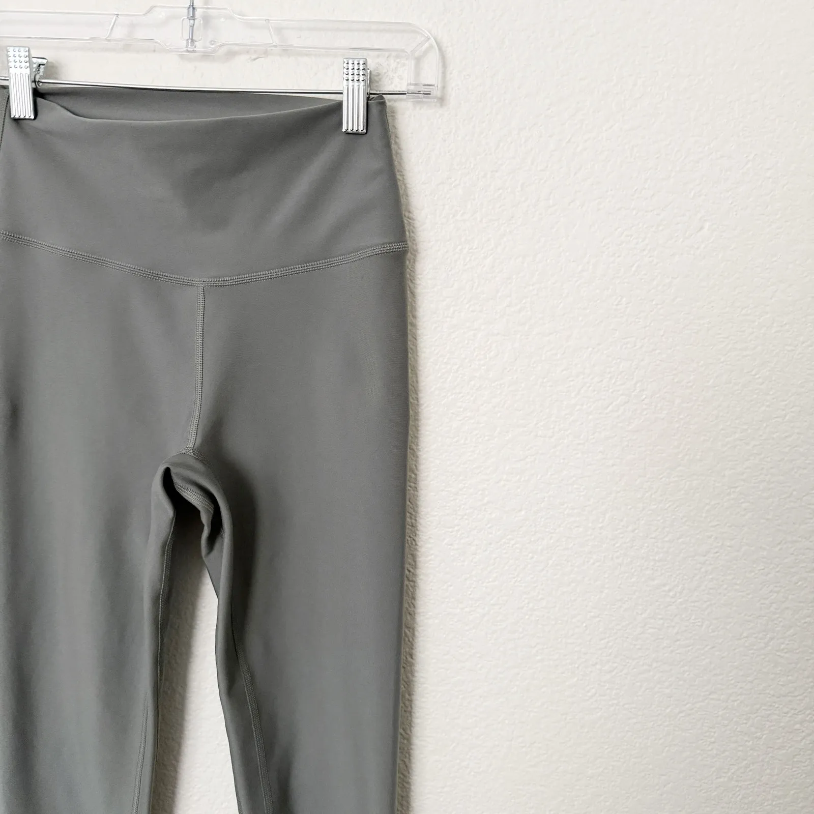 [Abercrombie & Fitch] YPB Sage Green Gray sculptLux Workout Leggings Sz Small S - Image 7