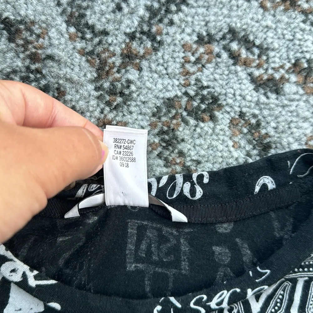 Victoria’s Secret Graffiti Dream Angels Tee Black Small - Image 3