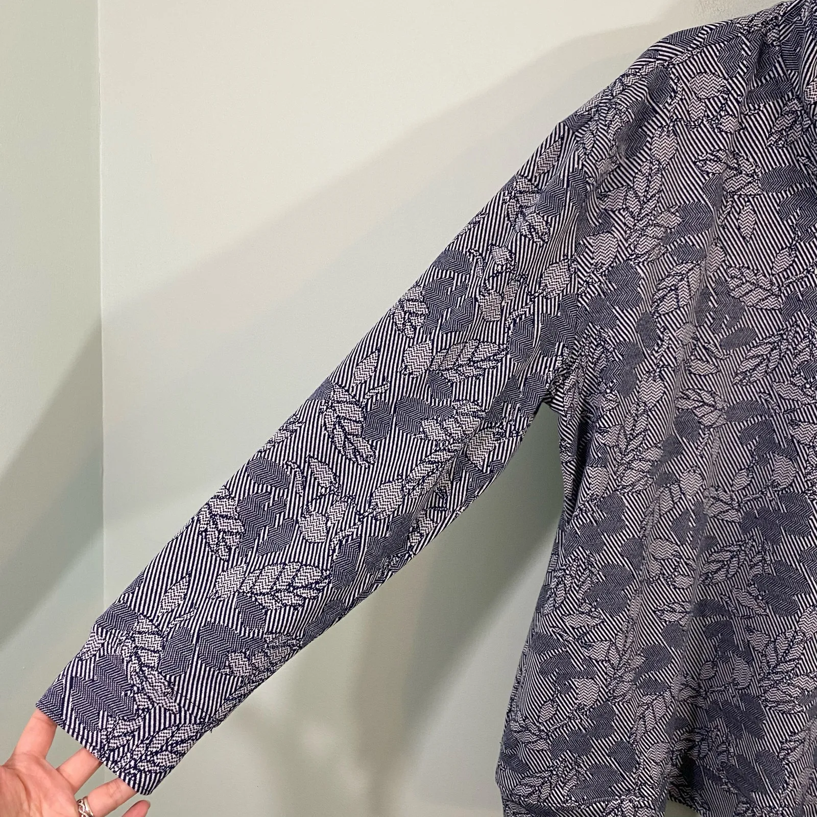 Lands' End Women's Navy Floral Sports Knit Pullover Sweater Size XL (18) - Image 6