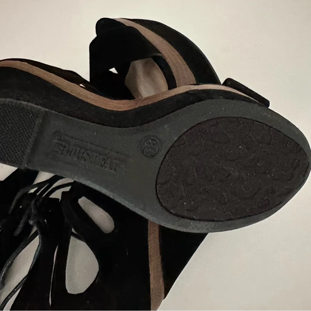 JustFab “Shanghai” Black Cutout Tassel Wedge Sandals Y2K Size 8.5 - Image 10