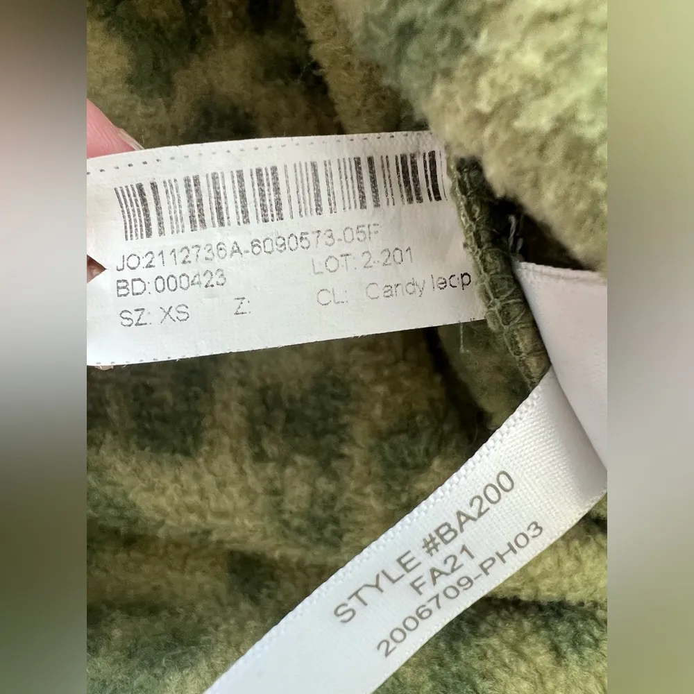 J. Crew Sherpa Fleece Quilted Snap Loden Green Leopard Print Size XS - Image 7