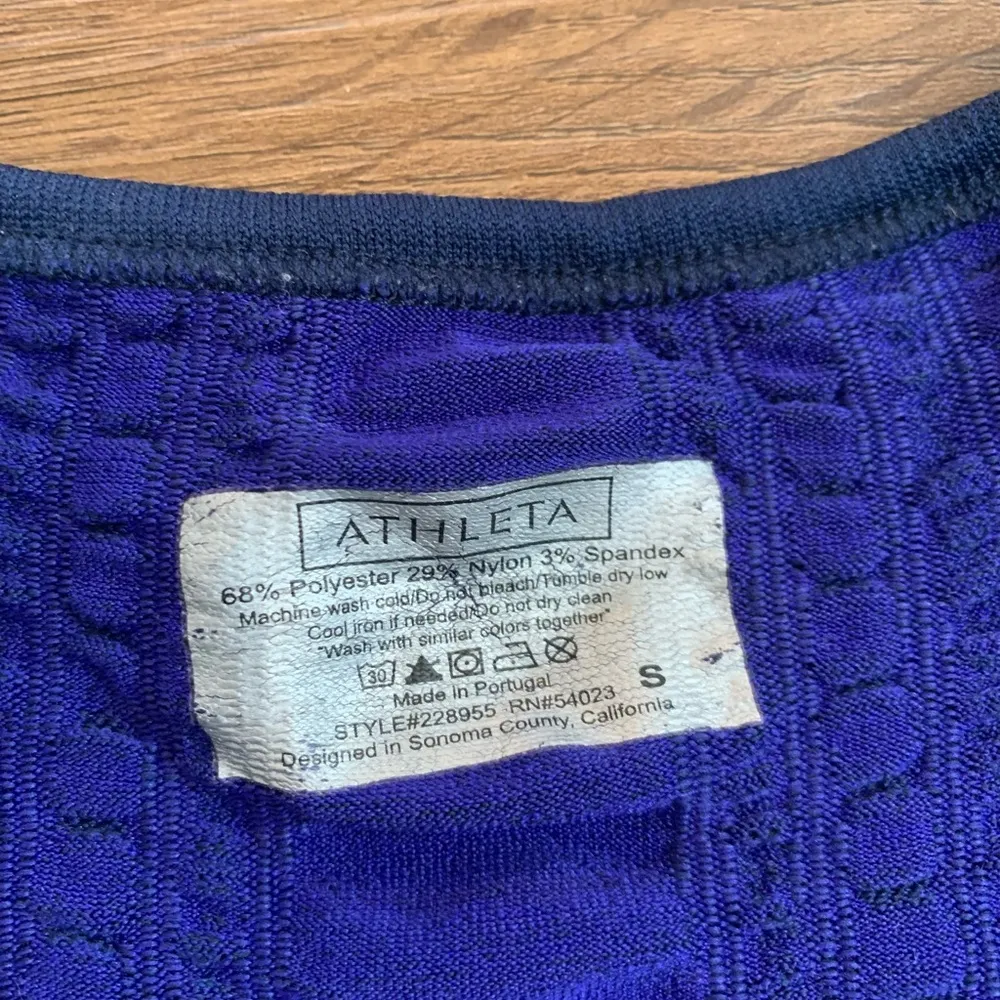 Athleta Tank Top Blue Women’s Small Jet Stripe Fastest Track Shirt - Image 2