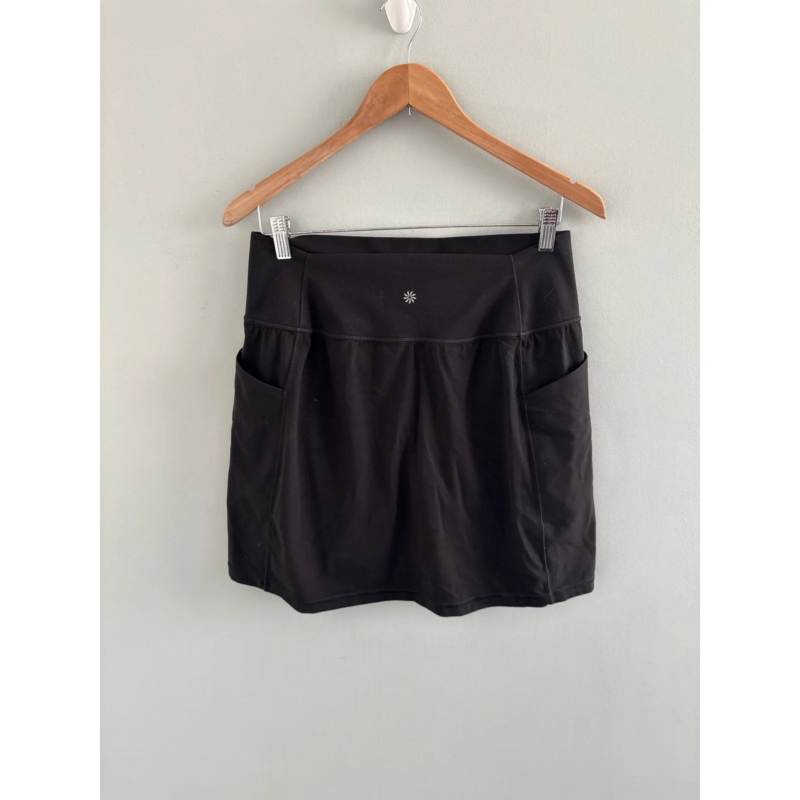 Athleta Salutation Stash‎ Pocket 16.5" Skort Size Medium - Image 3