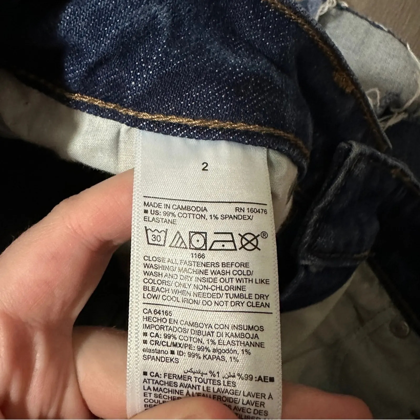 Old‎ Navy Medium Wash Raw Hem Mini Denim Skirt Size 2 - Image 4