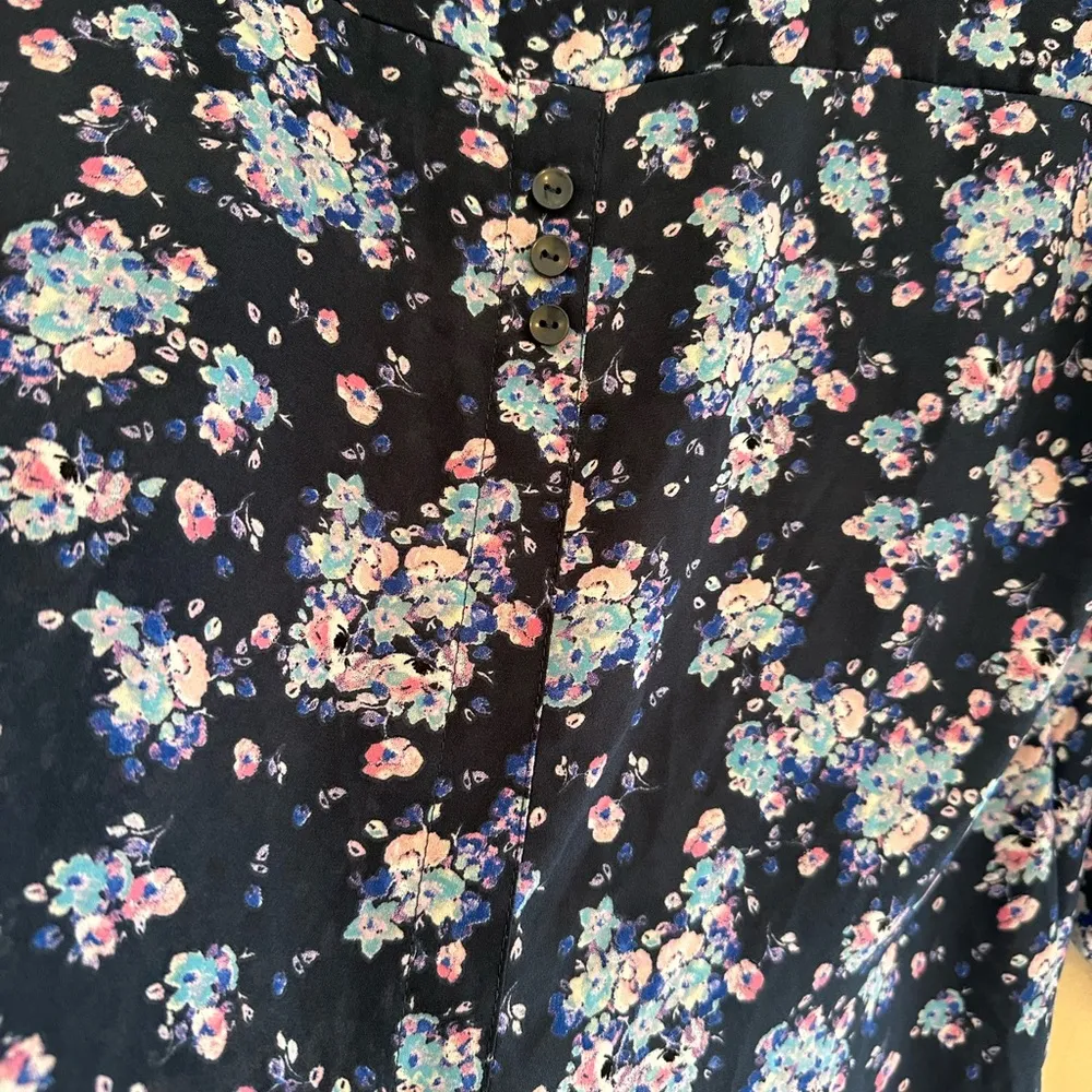 Pink republic  blouse size Large - Image 5