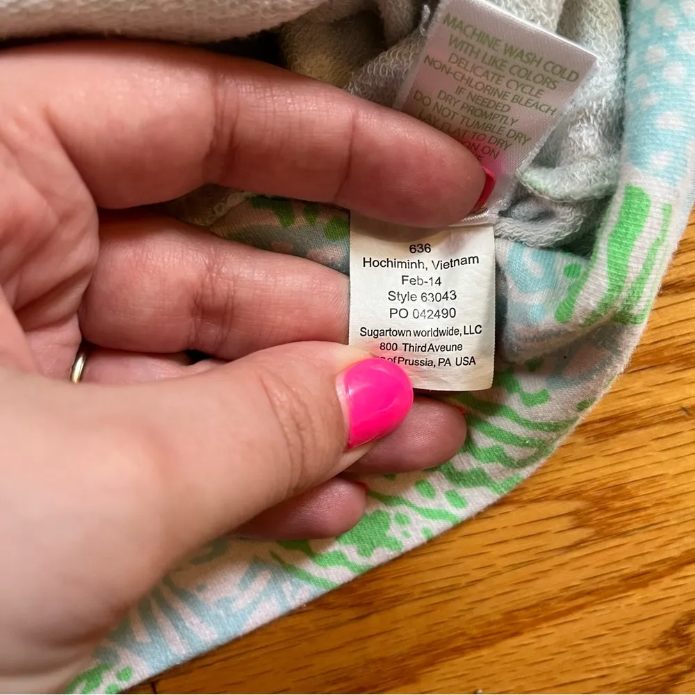 Lilly Pulitzer green crab print zip up size medium - Image 5