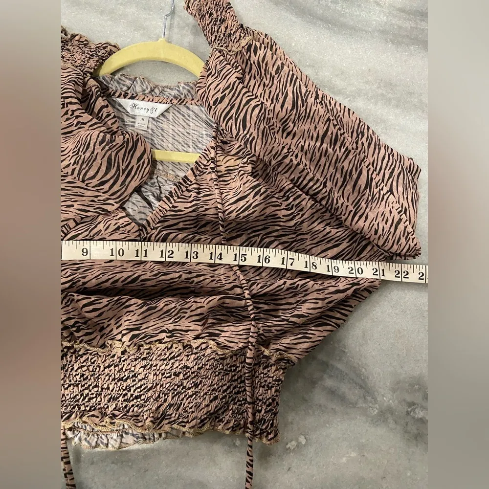 Honey & T Size M Black Tan Tiger Stripe Ruffle Sleeve Tie Neck Smocked Blouse Size M - Image 9
