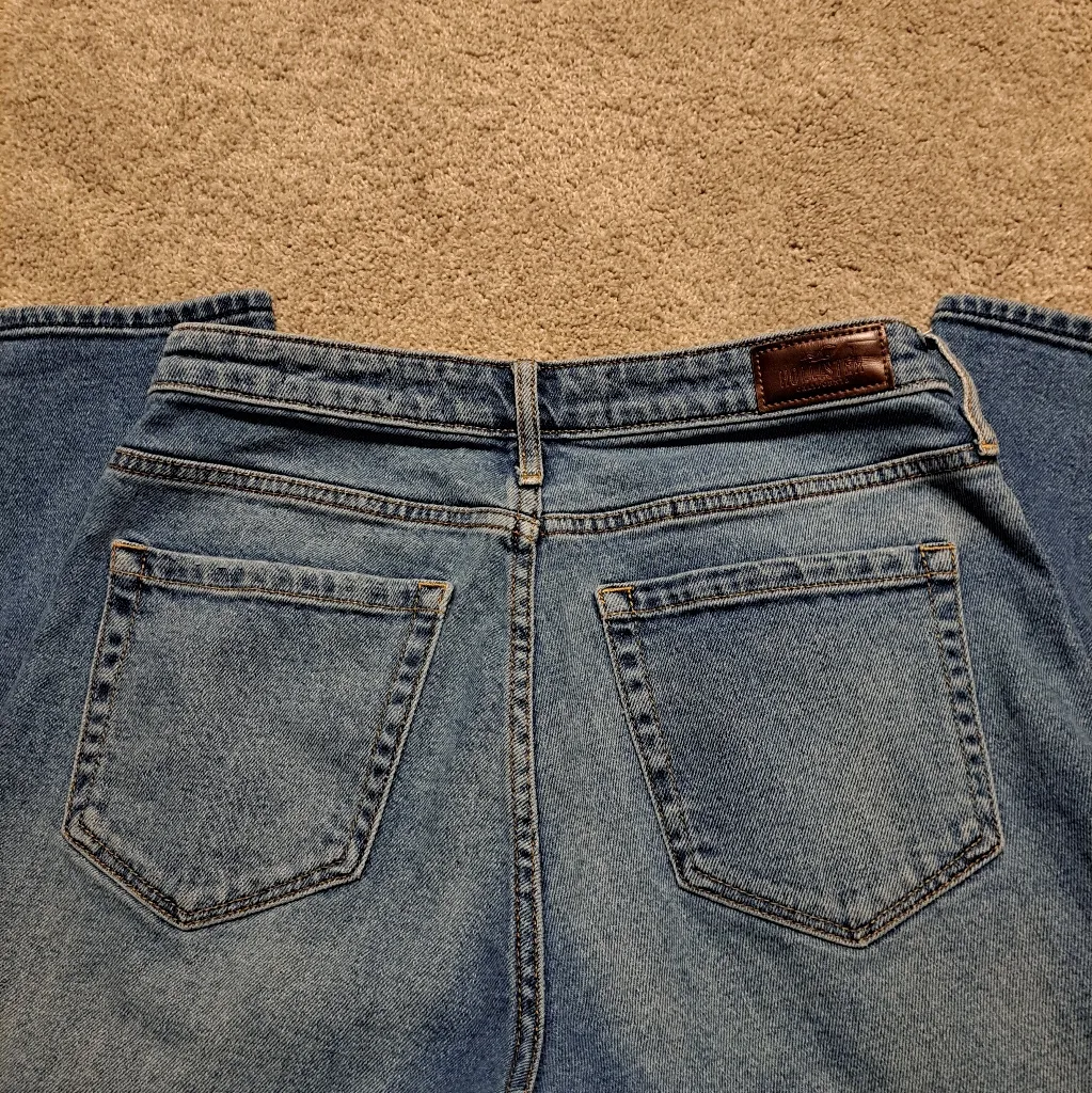 HOLLISTER JEANS EMBROIDERED FLOWERS SIZE  7R  28x27 - Image 5