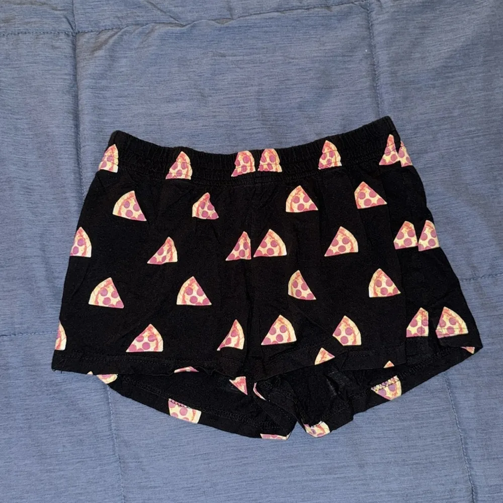 Forever 21 pizza themed pajama tshirt and short set - Image 6