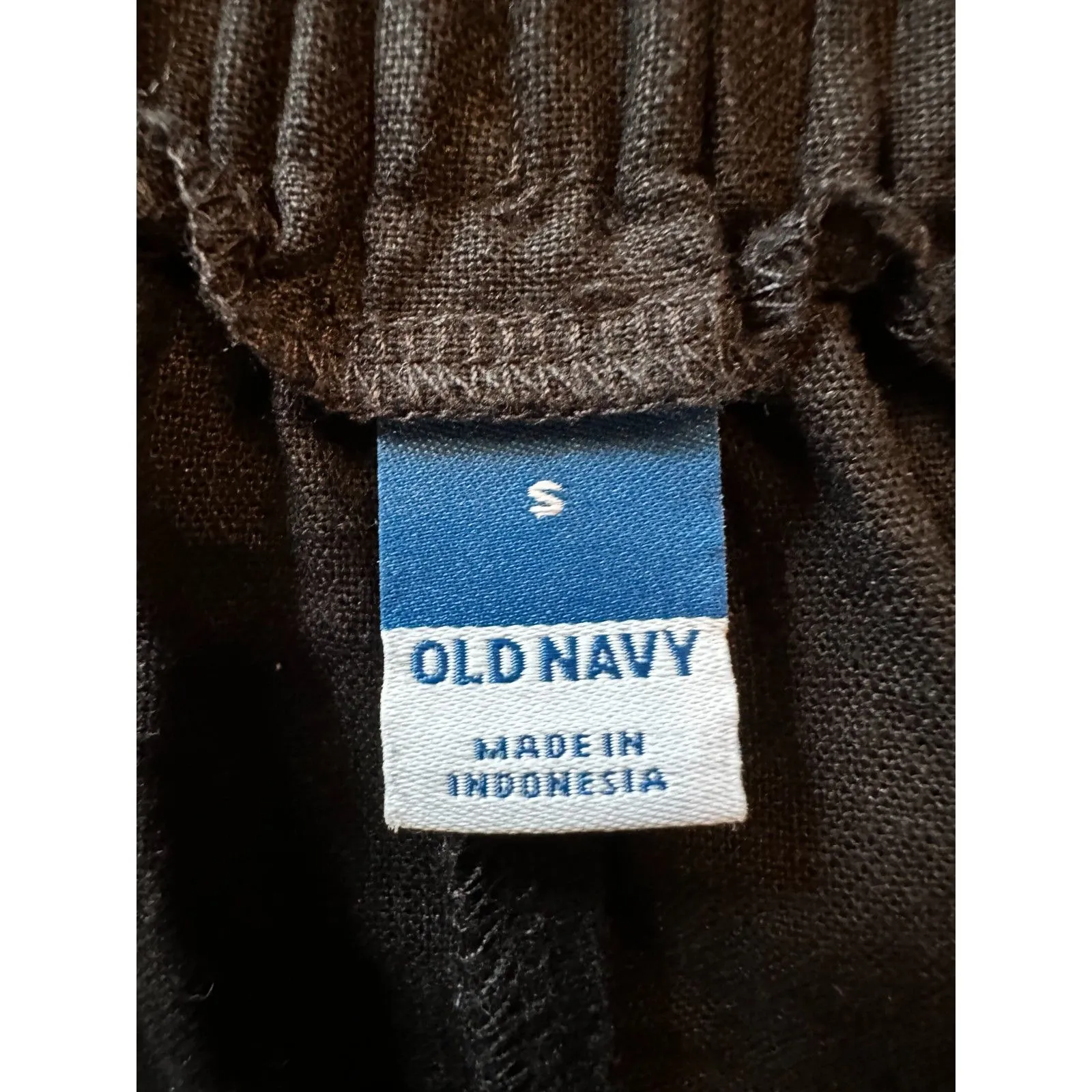 Old Navy  Black Midi Skirt Size Small - Image 3