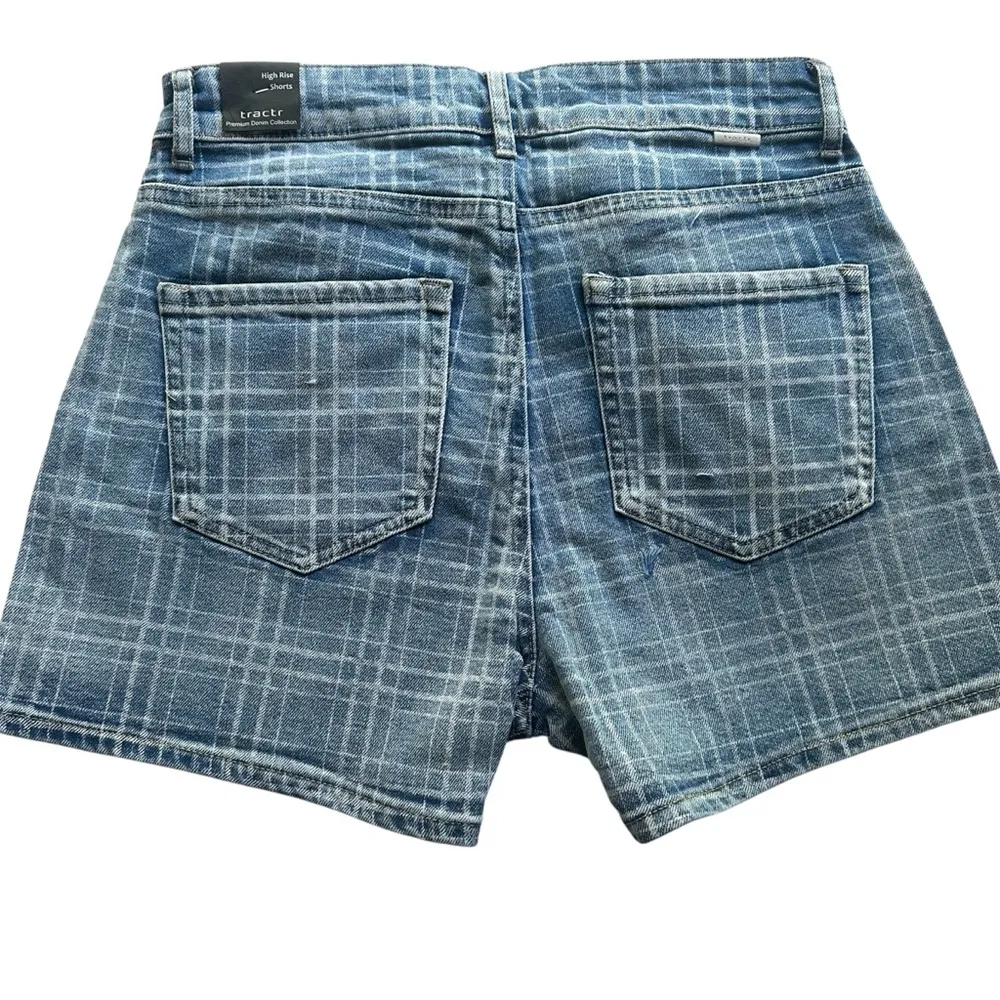 Tractr Women’s High Waist 3” Shorts Blue White Denim Gingham size 4 NWT - Image 3