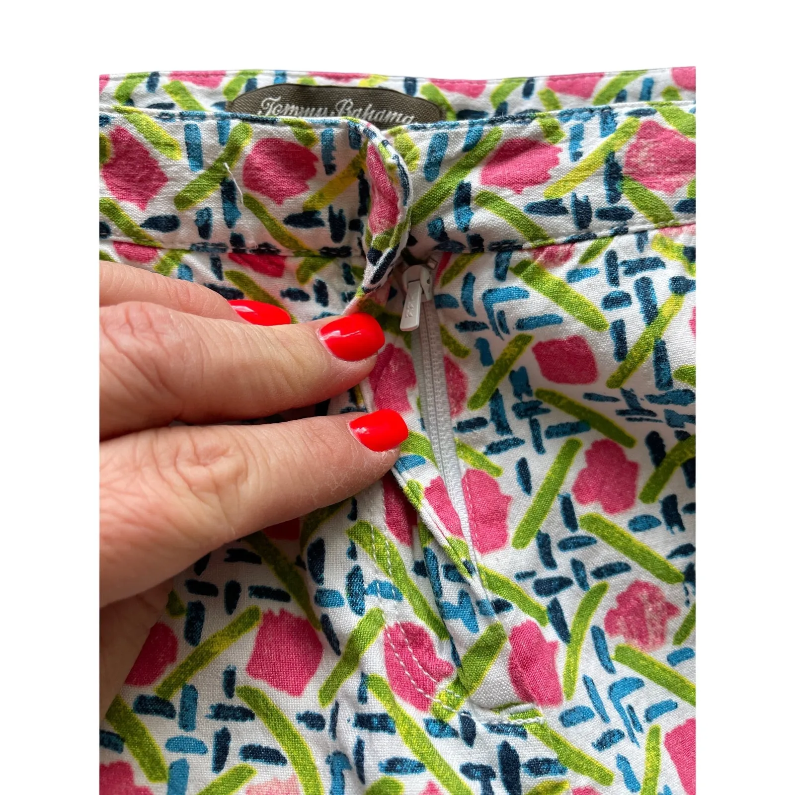 Tommy Bahama Romantique Shorts in Pink‎ Azela Size 10 - Image 3