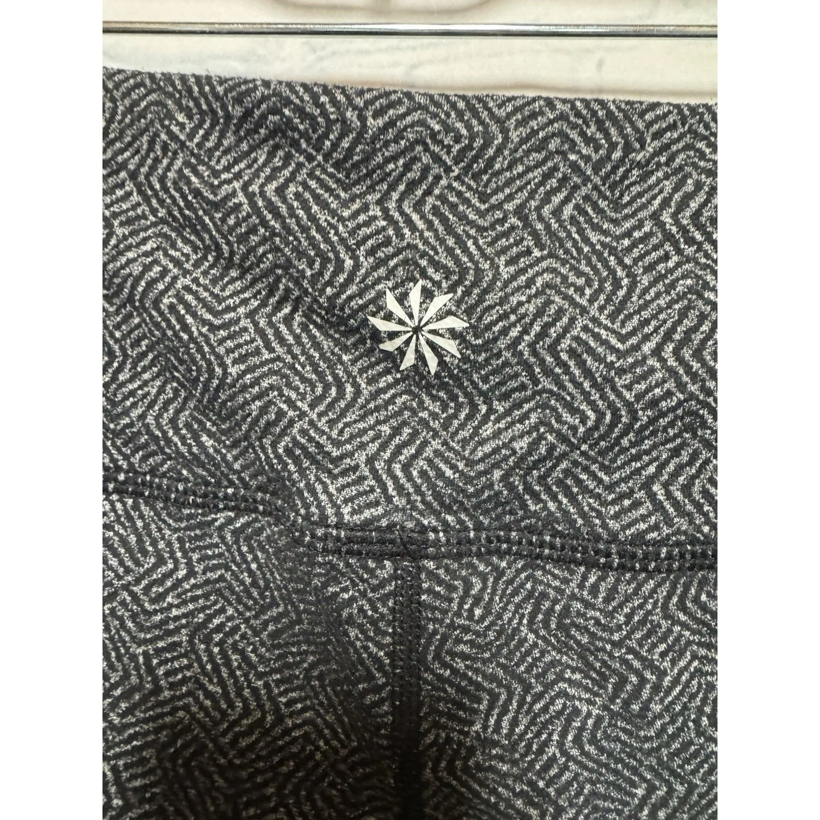 Athleta Leggings Women’s Large Chaturanga Heather Gray Black - Image 4