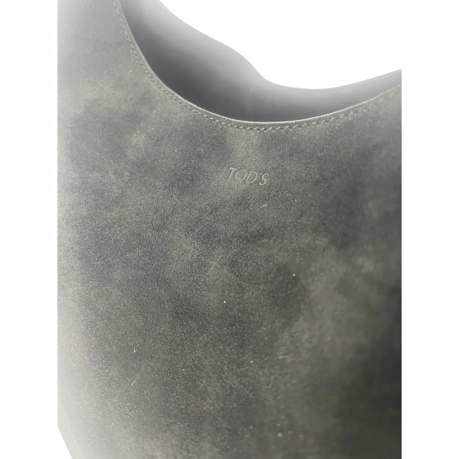 Tod’s Oboe Large Black Suede and Leather Zip Tote Bag - Image 10