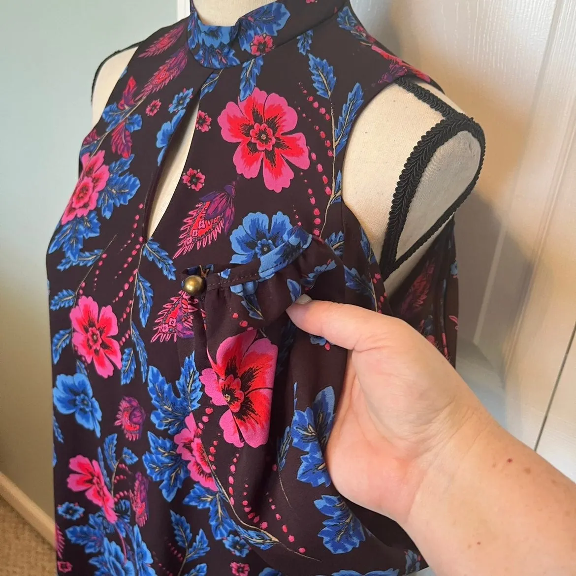 Everly Purple Blue Pink‎ Cold Shoulder Long Sleeve High Neck Keyhole Dress Small - Image 7