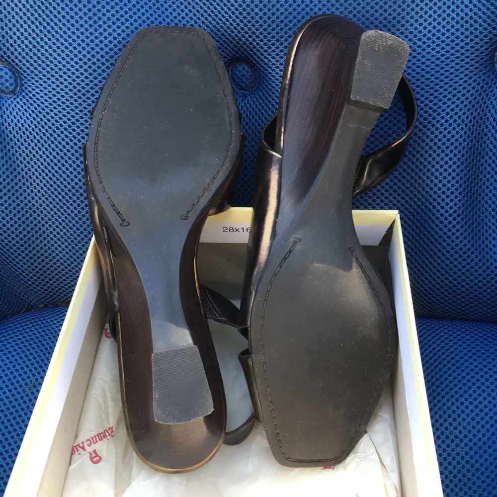 FINAL MARKDOWN Ladies etienne aigner sandals 8 - Image 2