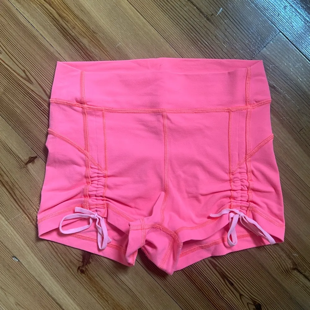 Lululemon Neon Peach Biker Shorts - Image 5