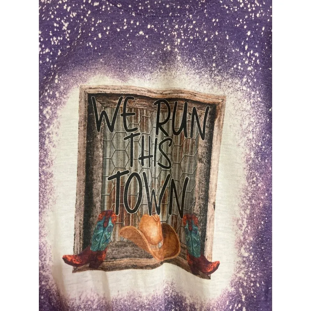 Gliden M Crew Neck Graphic Tee purple, we run this town cowboy tshirt Tee - Image 2