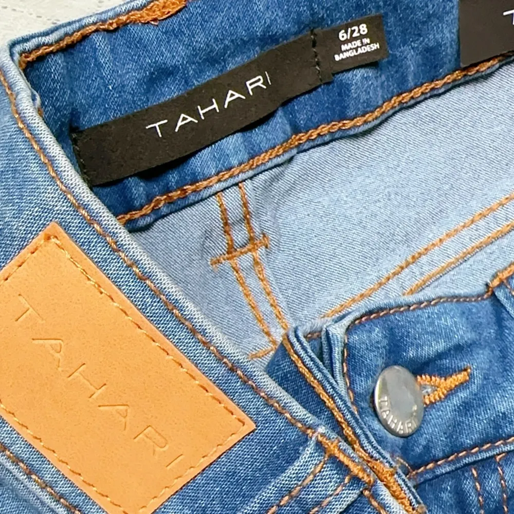 TAHARI RAYON DENIM MID-RISE BERMUDA ROLL CUFF 6/28 MIA short new with tag - Image 5
