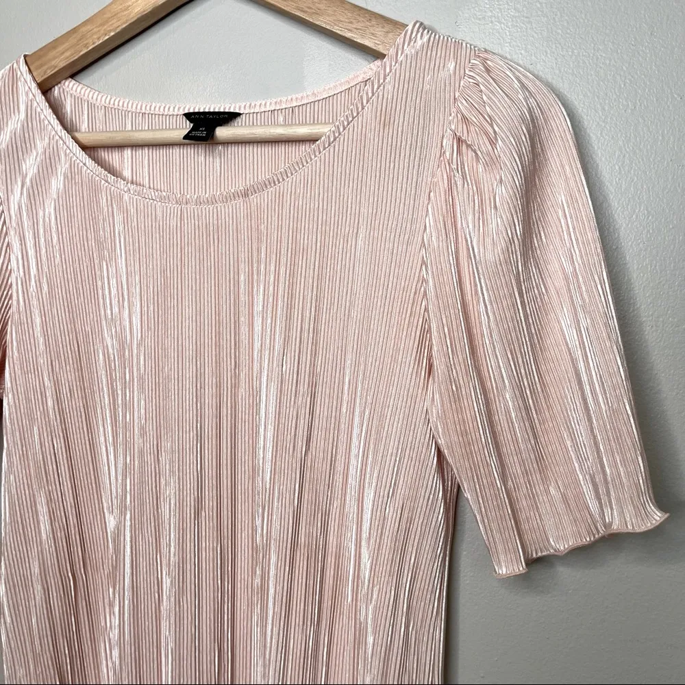 Vintage ANN TAYLOR Blush Peach Pink Crinkle Shimmering Pleated Top Blouse - Image 2