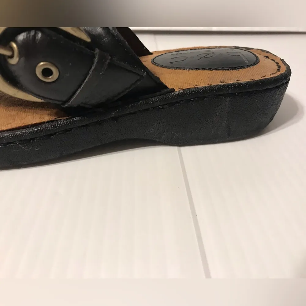 Born Concept black slide on Thong sandals size 7 - Image 3