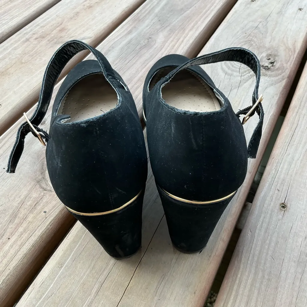 Nice mid wedge shoes🌷🌷 Black Size 10 - Image 4