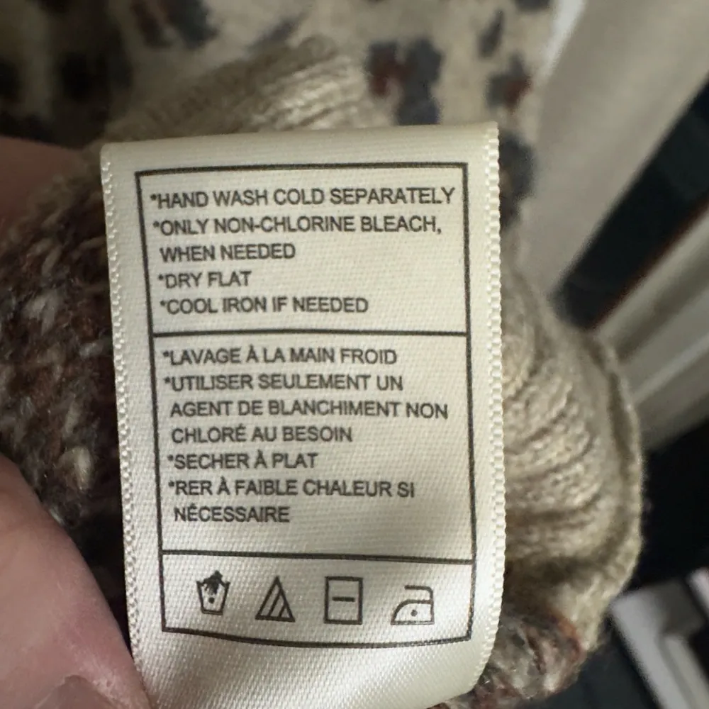 Steve Madden Leopard Print Sweater Dress NWT size large- has security device - Image 9