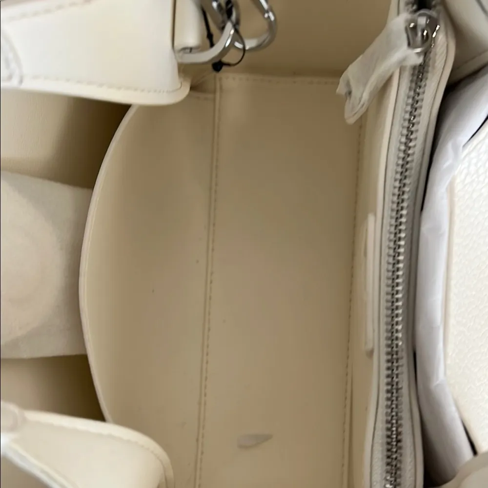 DKNY White Leather Satchel/Crossbody 🤍 - Image 12