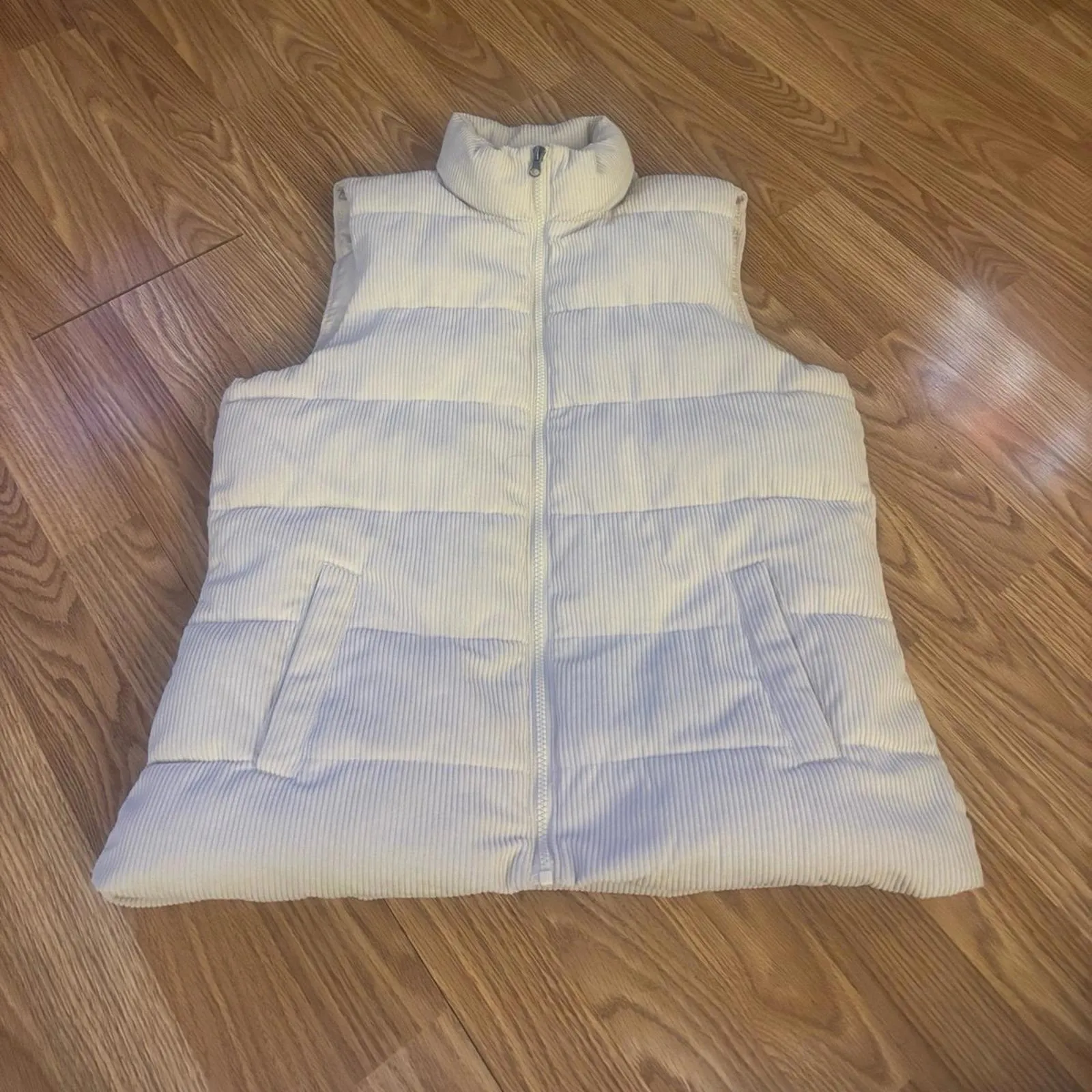 Time & Tru Puffer Vest Size Small White - Image 3
