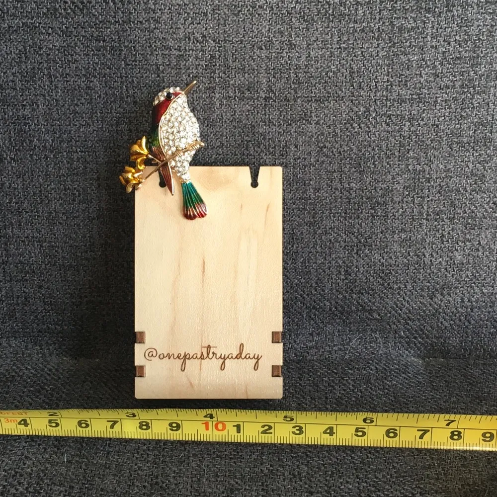 Fashion Rhinestone Hummingbird Brooch, Sparkly, Bling, Gold, Red Gold - Image 10